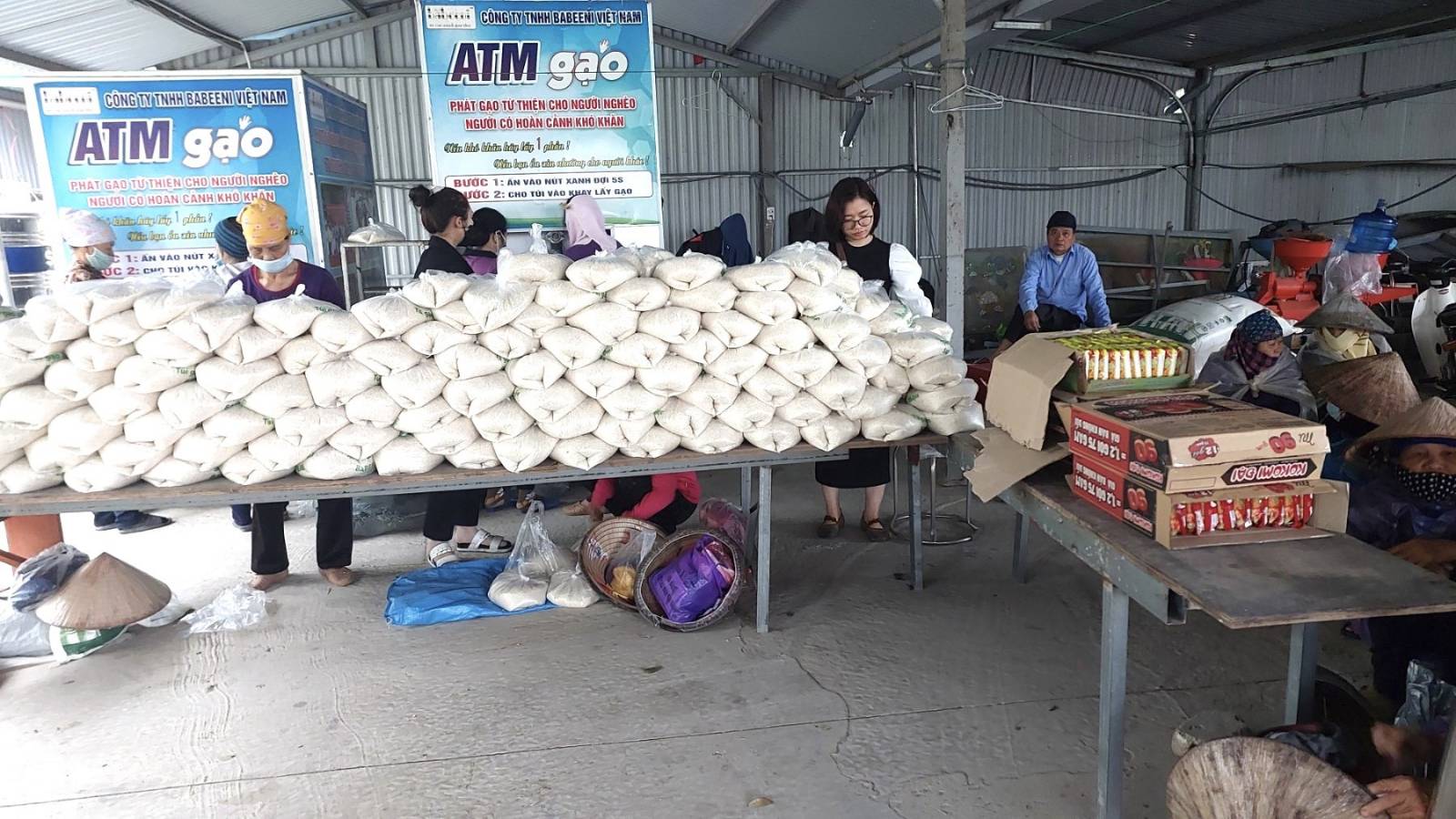 04 FEB 2023 GIFTING  RICE AT HAI DUONG AND LAO CAI FACILITIES