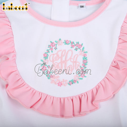 Name monogram with wreath embrodiery sleep suits for little girls – KN 239